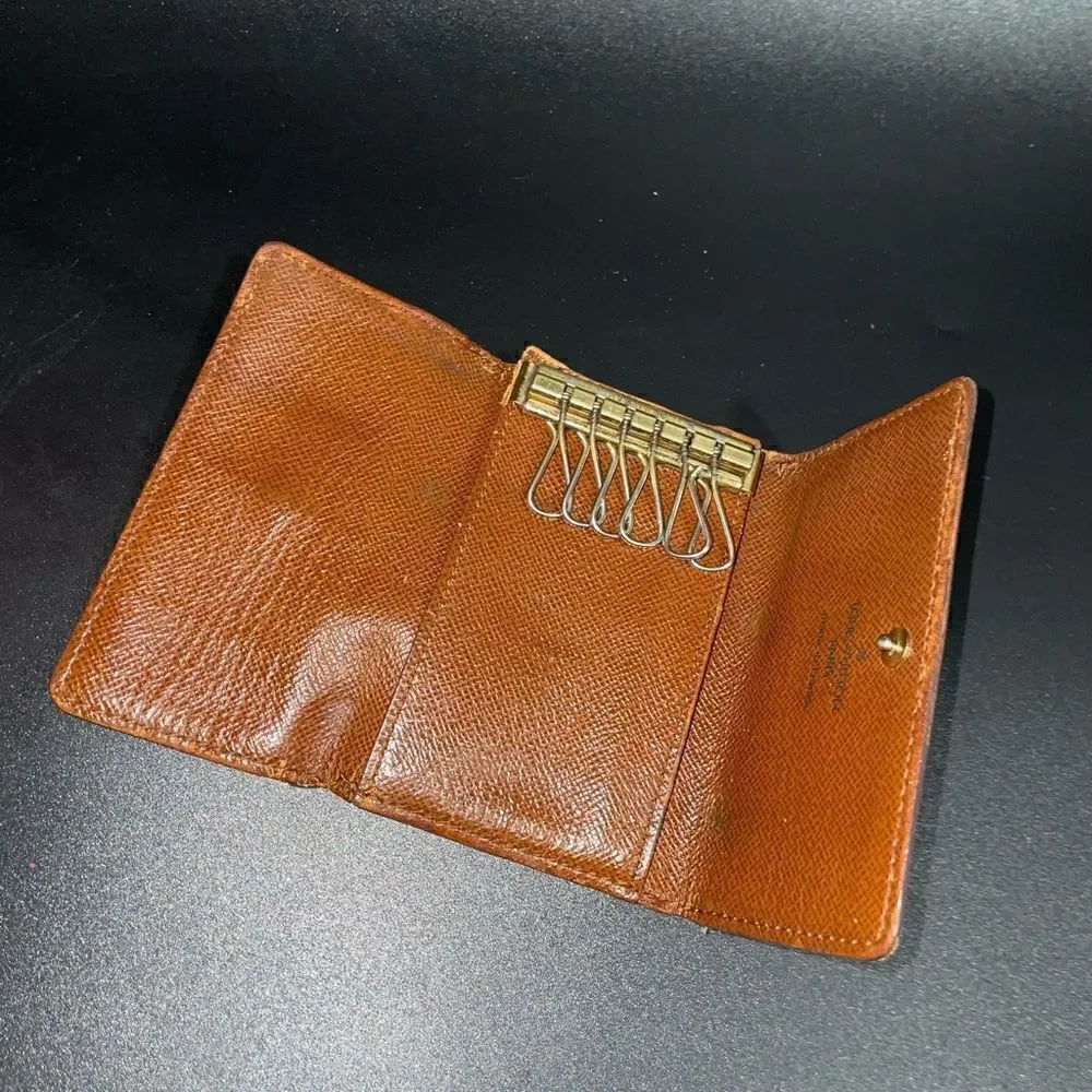 AUTHENTIC Louis Vuitton Monogram 6 Key Wallet